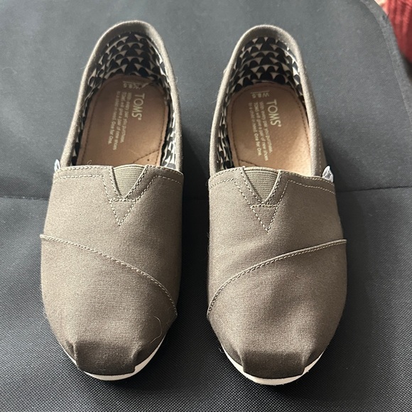 Toms Shoes - Toms Slip-On Canvas Shoes in Dark Army Green EUC